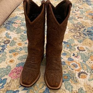 Like new Lane cowboy boots
